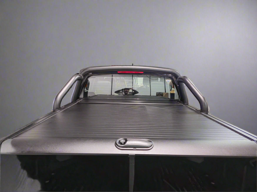 ISUZU D-MAX 2024- Interceptor Retractable Roller Shutter with Roll Bar in Black