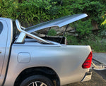 Load image into Gallery viewer, Toyota Hilux 2016- OE, 3-Piece Tonneau Cover