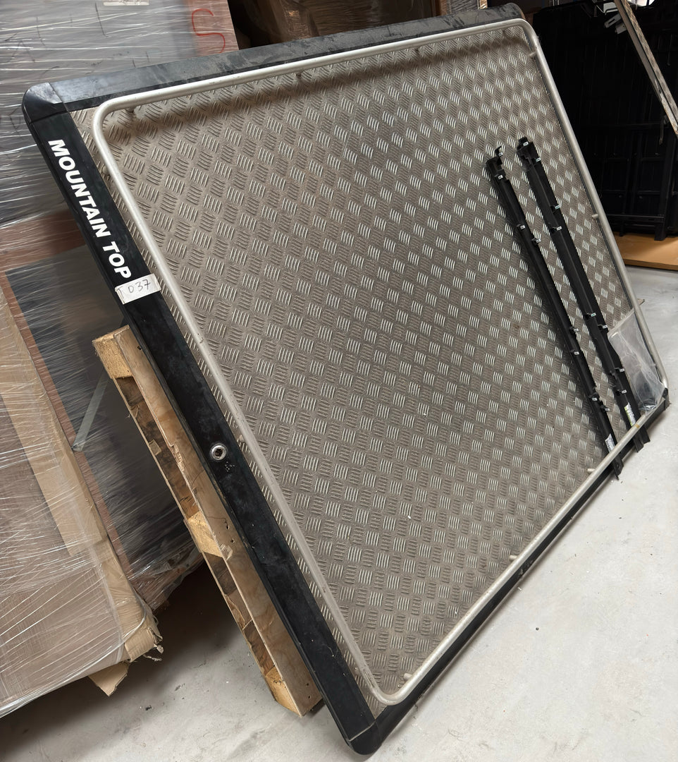 Nissan Navara D40 Extra Cab Mountain Top Aluminium Tonneau Cover Used