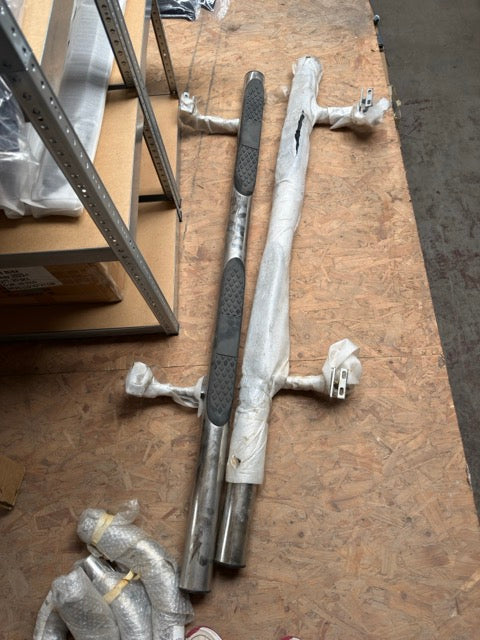 Mercedes-Benz M-Class 2005–2011 Side Bars