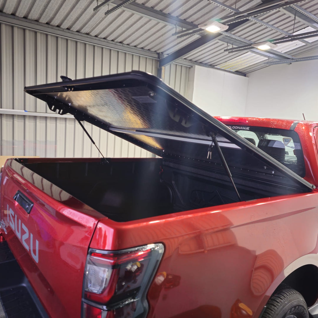 Isuzu D-Max hard lid with gas struts