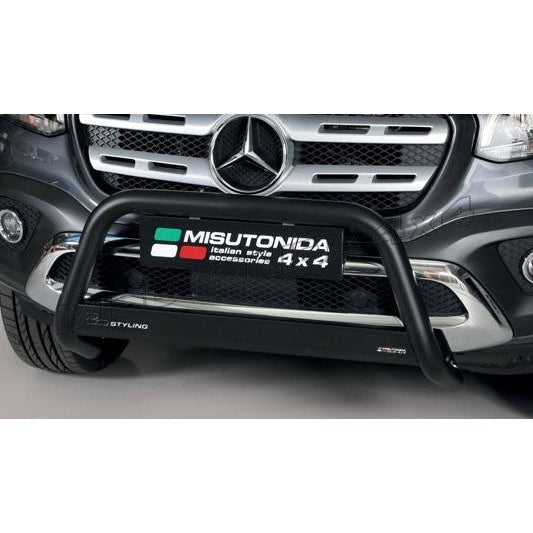 Mercedes-Benz vehicle with a front nudge bar Misutonida branding.