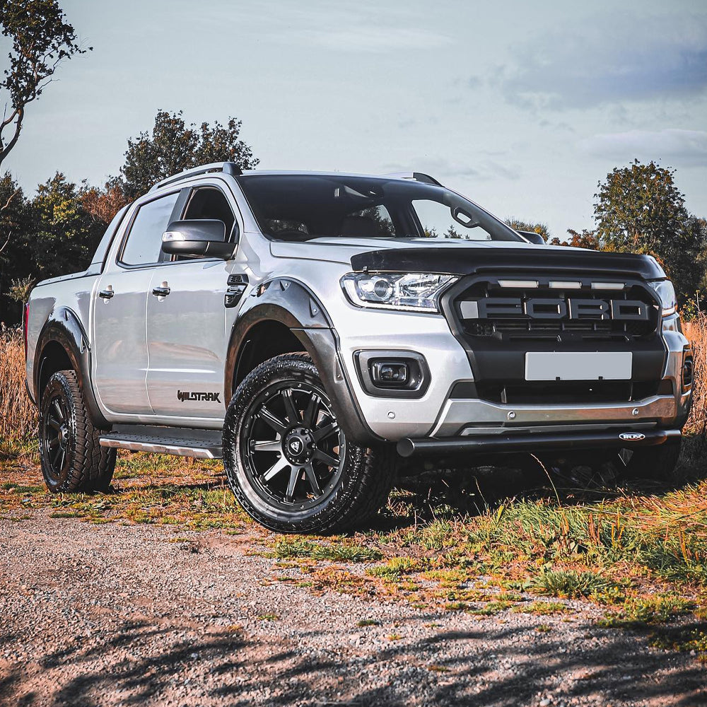 Toyota Hilux 2020- 18" Predator Hurricane Alloys - Matte Black